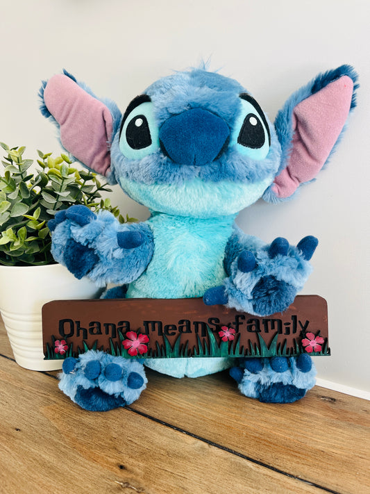 Hand painted "Ohana Means Family" Quote Art